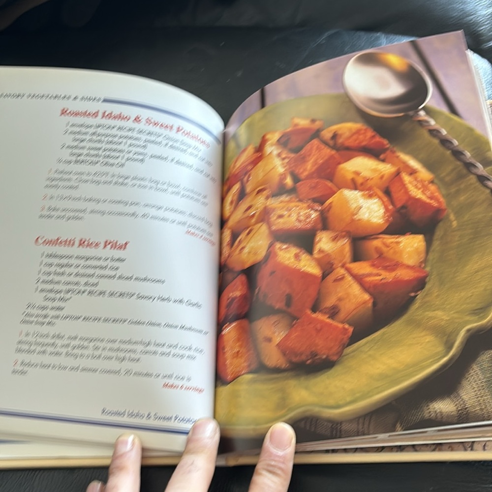 RECIPE BOOK - Picture 5 of 8